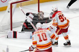 Flames Senators Hockey