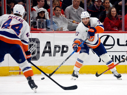 Islanders Hurricanes Hockey