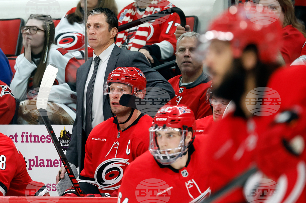 Islanders Hurricanes Hockey