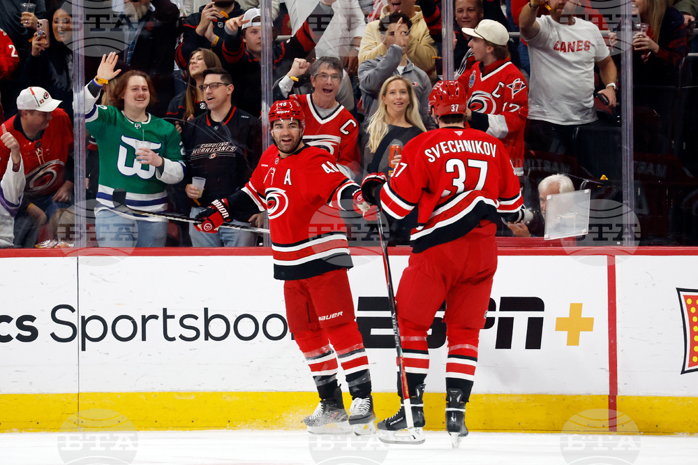 Islanders Hurricanes Hockey