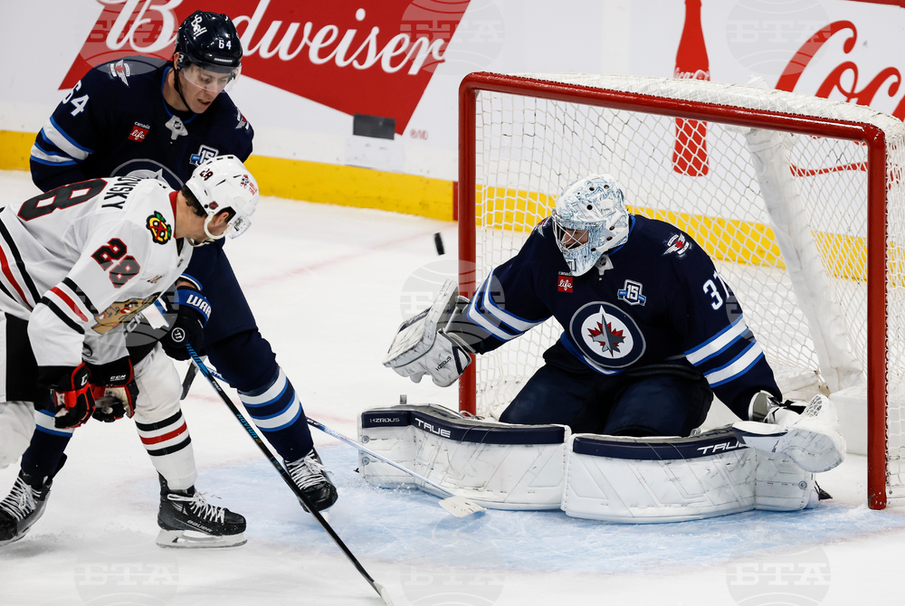 Blackhawks Jets Hockey