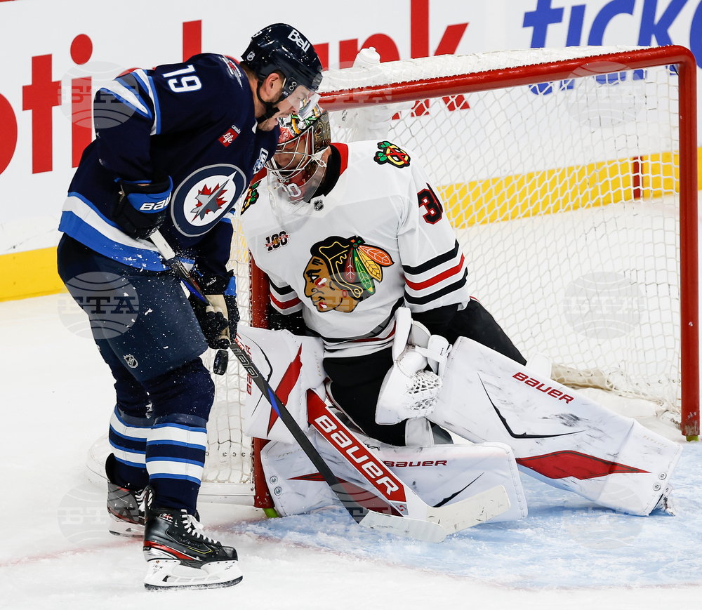 Blackhawks Jets Hockey