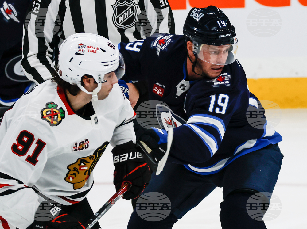 Blackhawks Jets Hockey