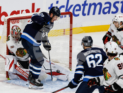 Blackhawks Jets Hockey