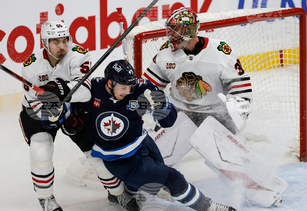 Blackhawks Jets Hockey