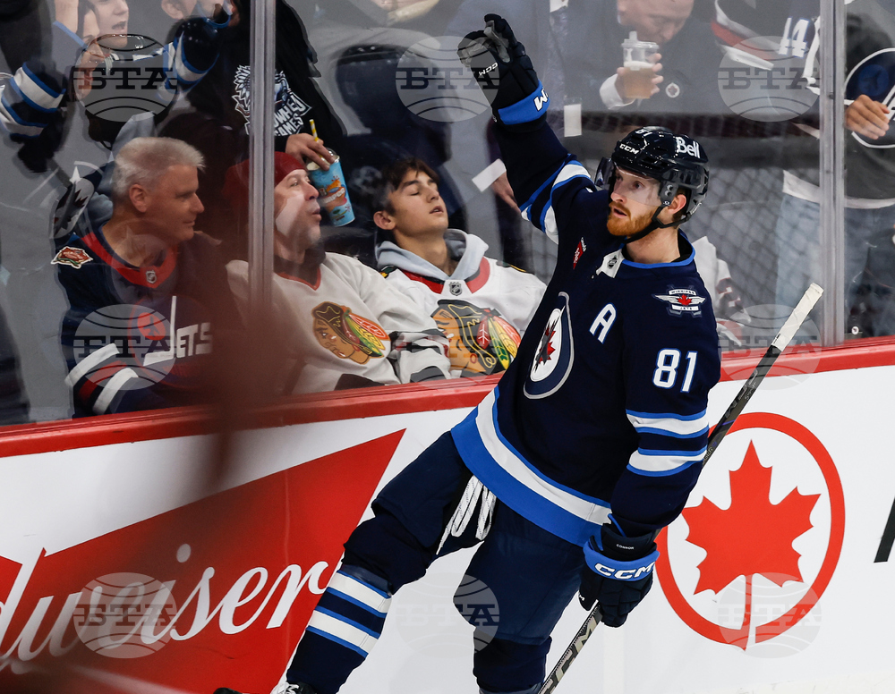 Blackhawks Jets Hockey