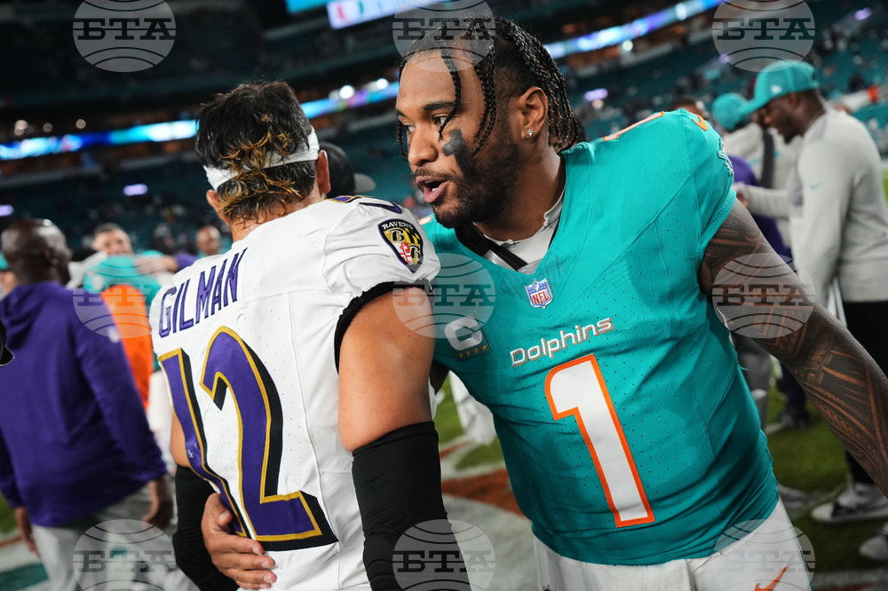 Ravens Dolphins Football
