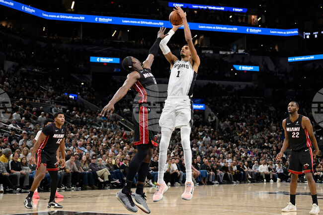 Оклахома Сити и Сан Антонио продължават без загуба в НБА