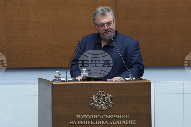 Дължим много на народните будители, най-вече да продължим делото им днес, заяви Манол Пейков в декларация за предстоящия празник - 1 ноември