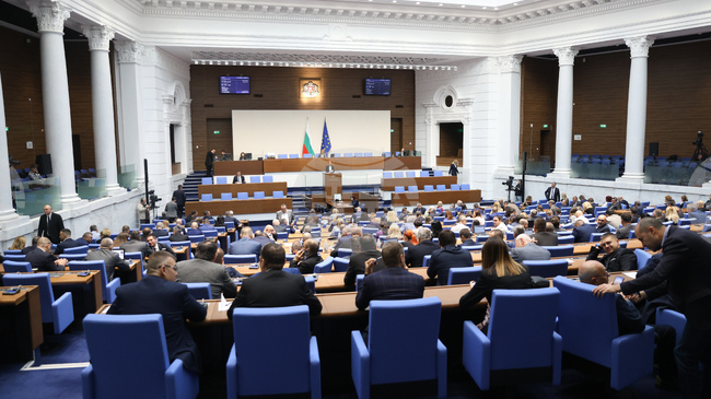 Парламентът забрани временно износа и вътреобщностните доставки до държави членки на ЕС на нефтопродукти, основно дизел и авиационно гориво