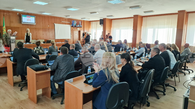 Общинските съветници в Шумен не подкрепиха промяна на цените на таксиметров превоз и отхвърлиха промяна на общинската транспортна схема