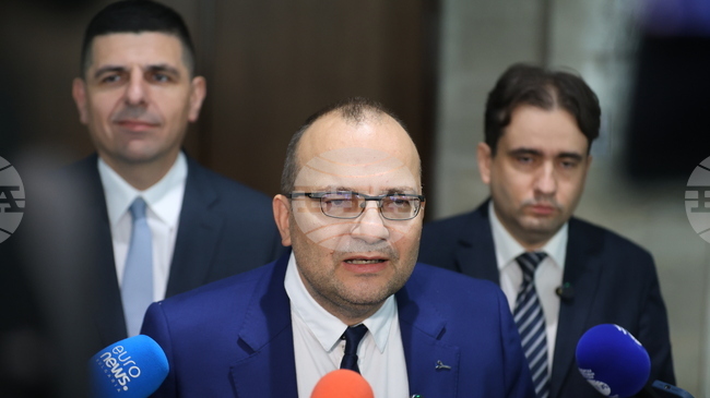 Предлагаме поетапно въвеждане на нулева ставка за реинвестираната печалба, каза Мартин Димитров от „Да, България“