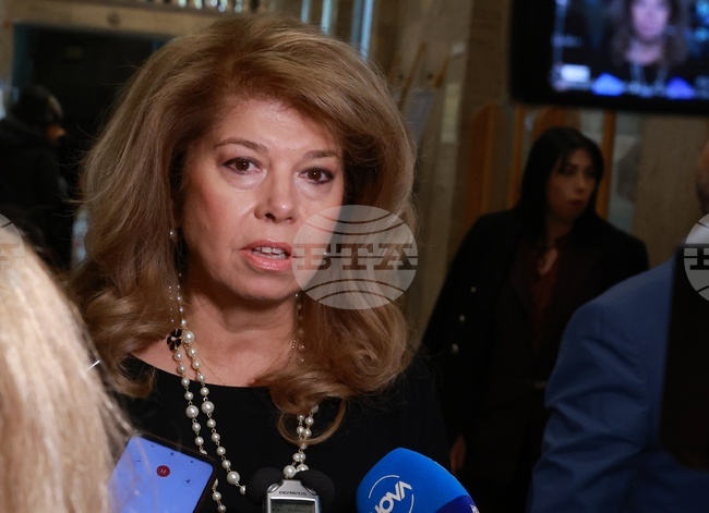 Сигналите са повече от тревожни, бюджетът за догодина отдавна трябва да е готов, каза вицепрезидентът Илияна Йотова