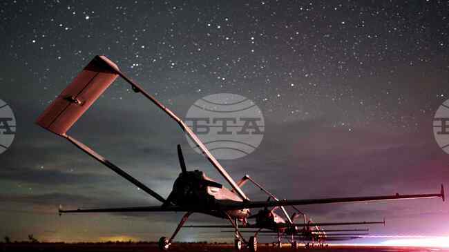 Системите за противовъздушна отбрана свалиха тази нощ 129 украински дрона над Русия, заяви руското Министерство на отбраната