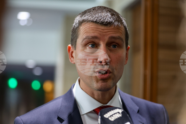 Хората не искат повече да се продължава по този начин, каза Ивелин Михайлов 