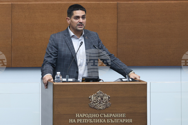 Радостин Василев от МЕЧ получи „забележка“ след задочен спор с Ивелин Михайлов от „Величие“
