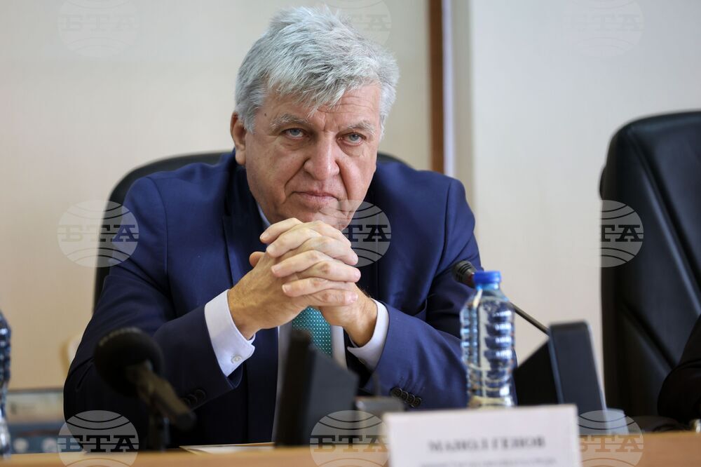 В архивите на МОСВ няма документи за съгласуване за строителството в Елените, заяви в Созопол министър Манол Генов 