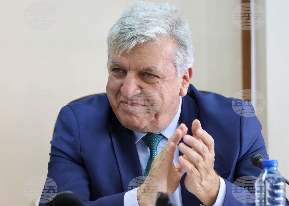 България е сред водещите страни в Европейския съюз по отношение чистота на морските води, каза министър Манол Генов в Созопол