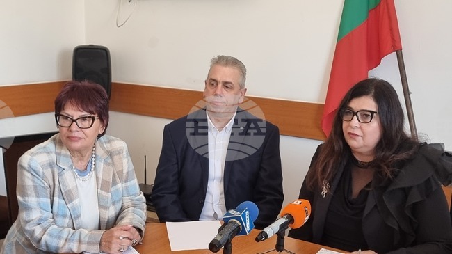 Затворници помагат при разчистването на дерета във Варненска област