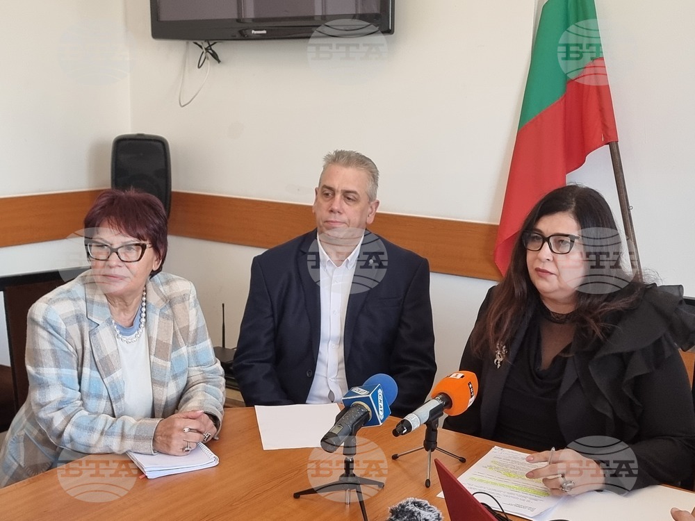 Затворници помагат при разчистването на дерета във Варненска област