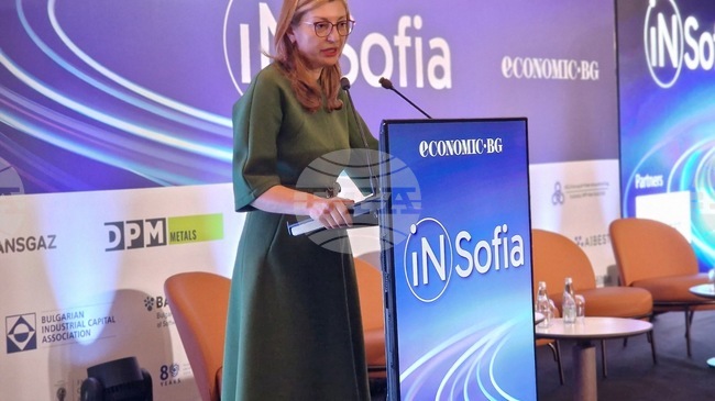 Чистите технологии и изкуственият интелект са ключови за устойчивия растеж на Европа, каза Екатерина Захариева на форум