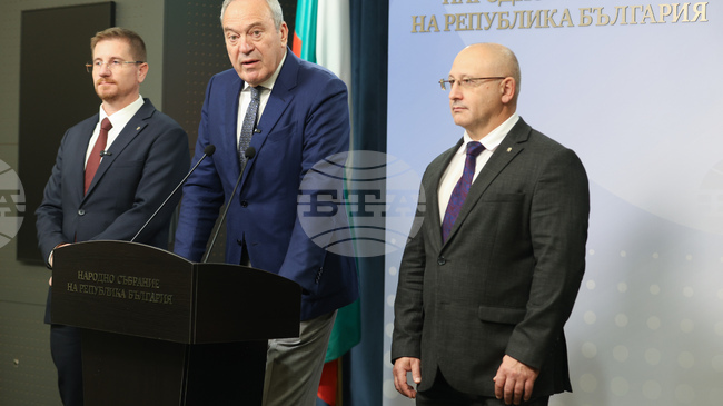 От „Възраждане“ канят представители на частните пенсионни фондове на открит дебат за втория стълб