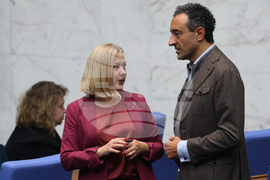 Парламент - заседание