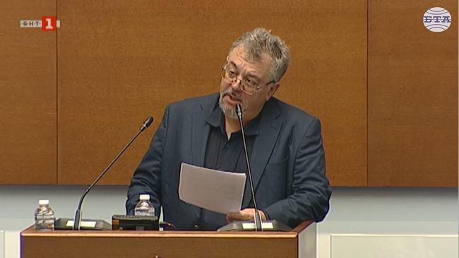 Дължим много на народните будители, най-вече да продължим делото им днес, заяви Манол Пейков в декларация за предстоящия празник - 1 ноември