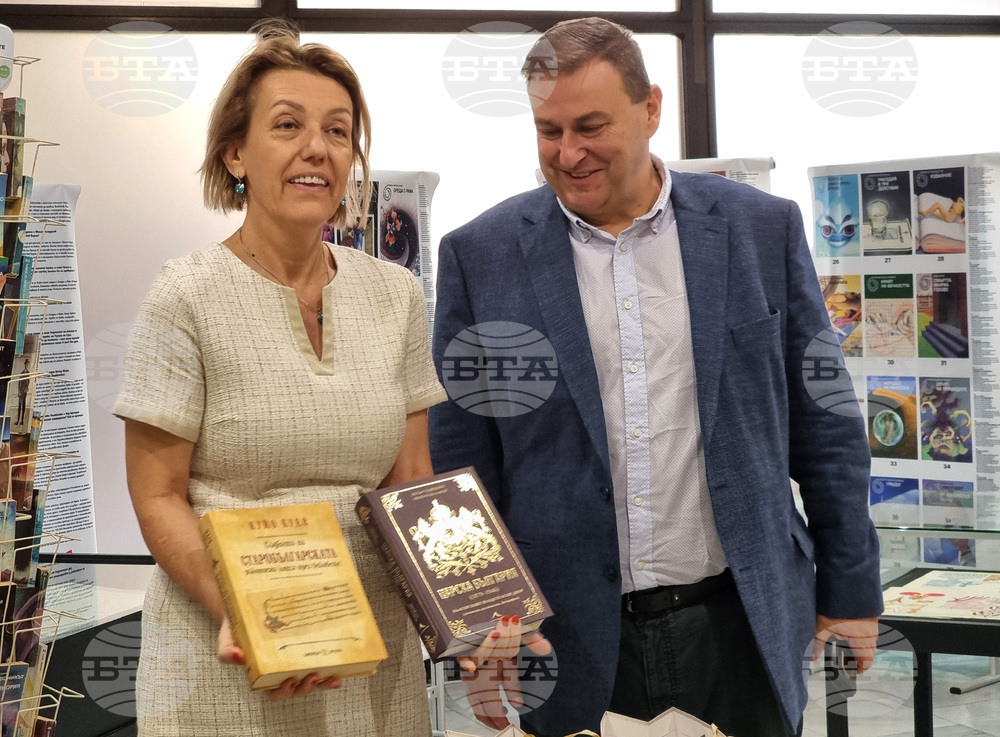 Дарение от евродепутата Емил Радев получи за десети път Варненската библиотека по повод Деня на будителите