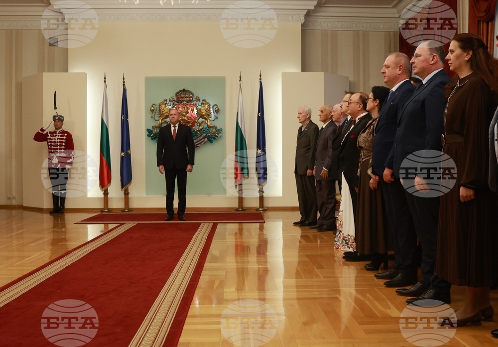 Румен Радев - изявени български културни дейци - награждаване