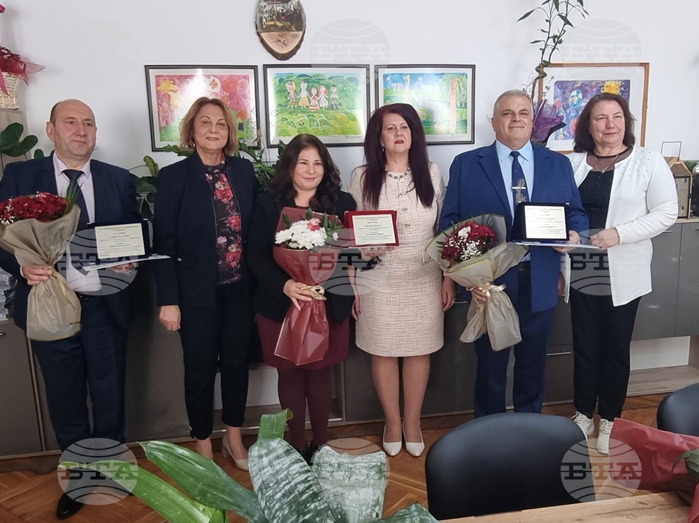 Регионалното управление по образованието в Кърджали връчи наградата „Съвременен будител“ на двама учители и двама директори