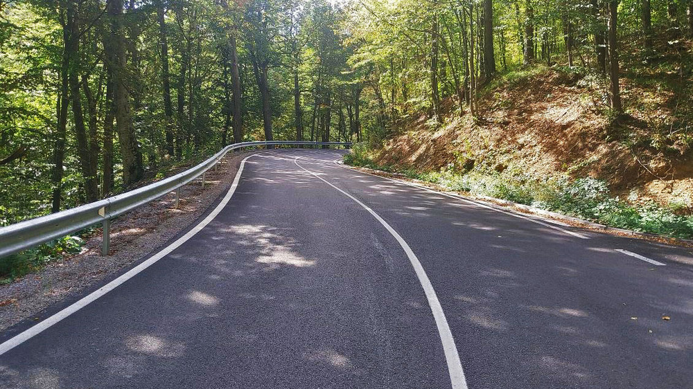 АПИ: Ремонтирани са близо 27 км от път II-53 Поликраище - Елена - Сливен 