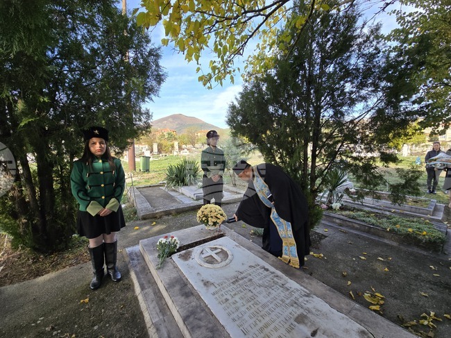 С панихида на гроба на Добри Чинтулов започна честването на Деня на народните будители в Сливен 