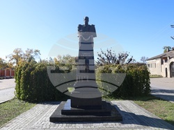 Украйна - Болград - паметник на Иван Инзов - цветя