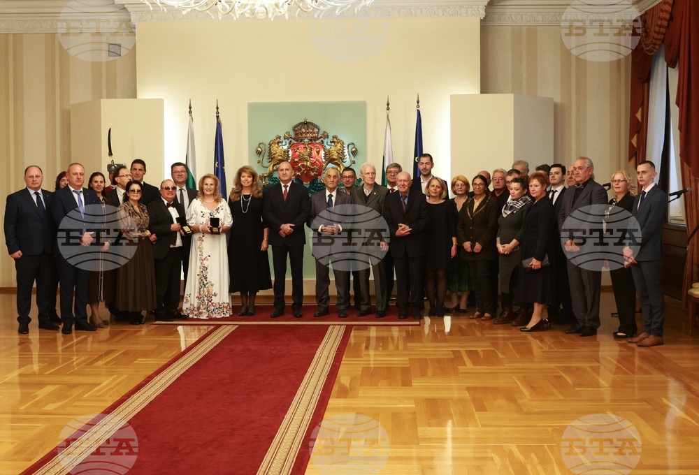 Румен Радев - изявени български културни дейци - награждаване