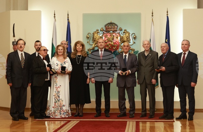 Румен Радев - изявени български културни дейци - награждаване