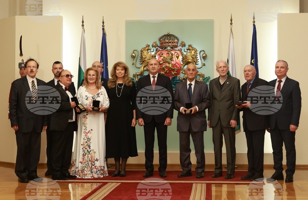 Румен Радев - изявени български културни дейци - награждаване