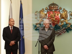 Румен Радев - изявени български културни дейци - награждаване