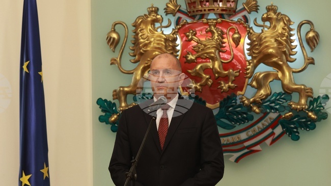 Румен Радев ще отличи с Почетния знак на президента пожарникари и доброволци 