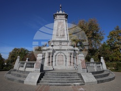 Украйна - Болград - паметник на българските опълченци - цветя