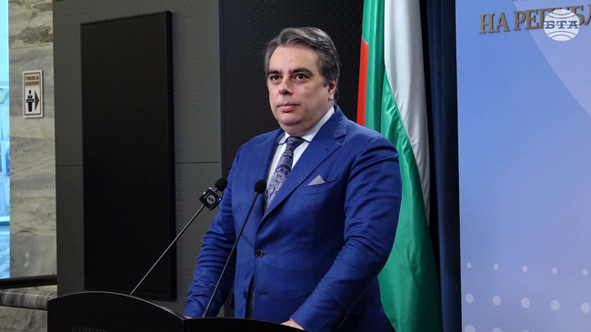 След натиска от обществото и опозицията, управляващите коригираха част от сбърканите параметри в бюджета, каза лидерът на ПП Асен Василев