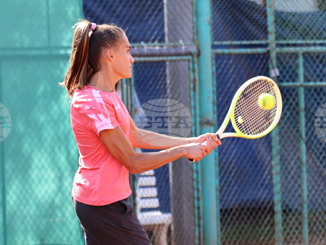 Денислава Глушкова отпадна във втория кръг на сингъл на турнир по тенис в Ираклион