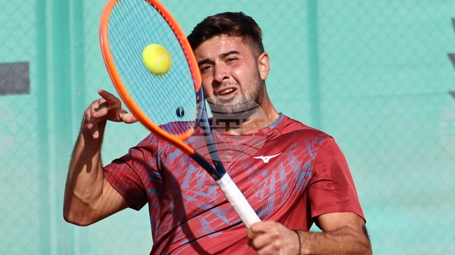 Вардан Манукян достигна до четвъртфиналите на турнир по тенис в Анталия, Янаки Милев отпадна във втория кръг