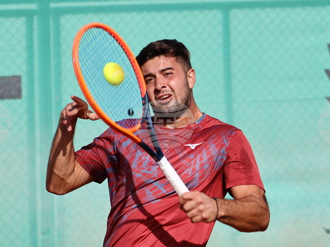 Вардан Манукян достигна до четвъртфиналите на сингъл на турнир по тенис в Анталия, отпадна на двойки, Янаки Милев беше елиминиран