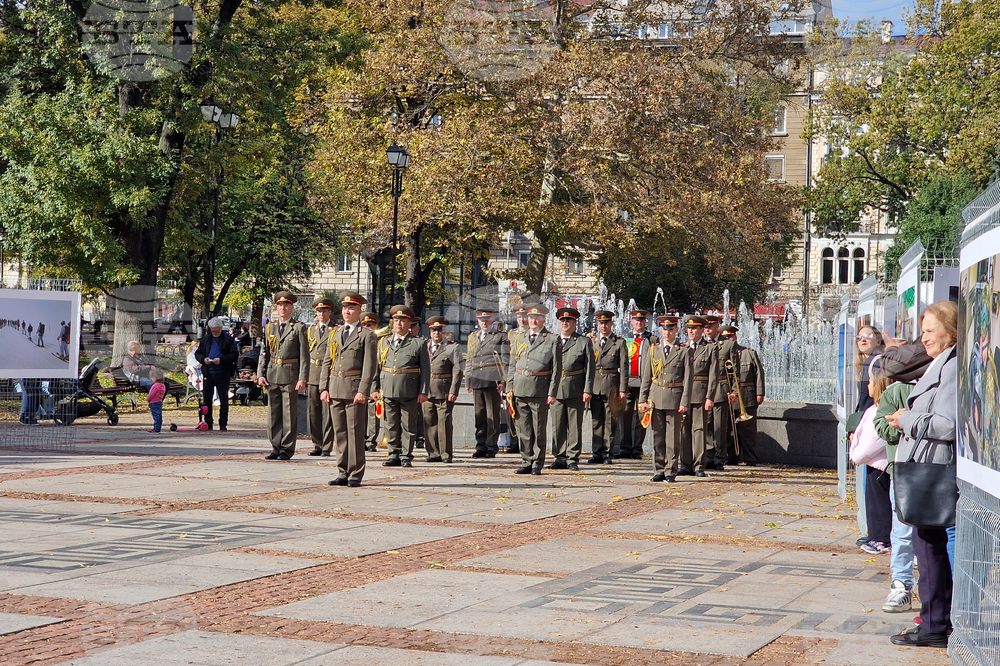 Фотоизложба - „В служба на народ и Родина”