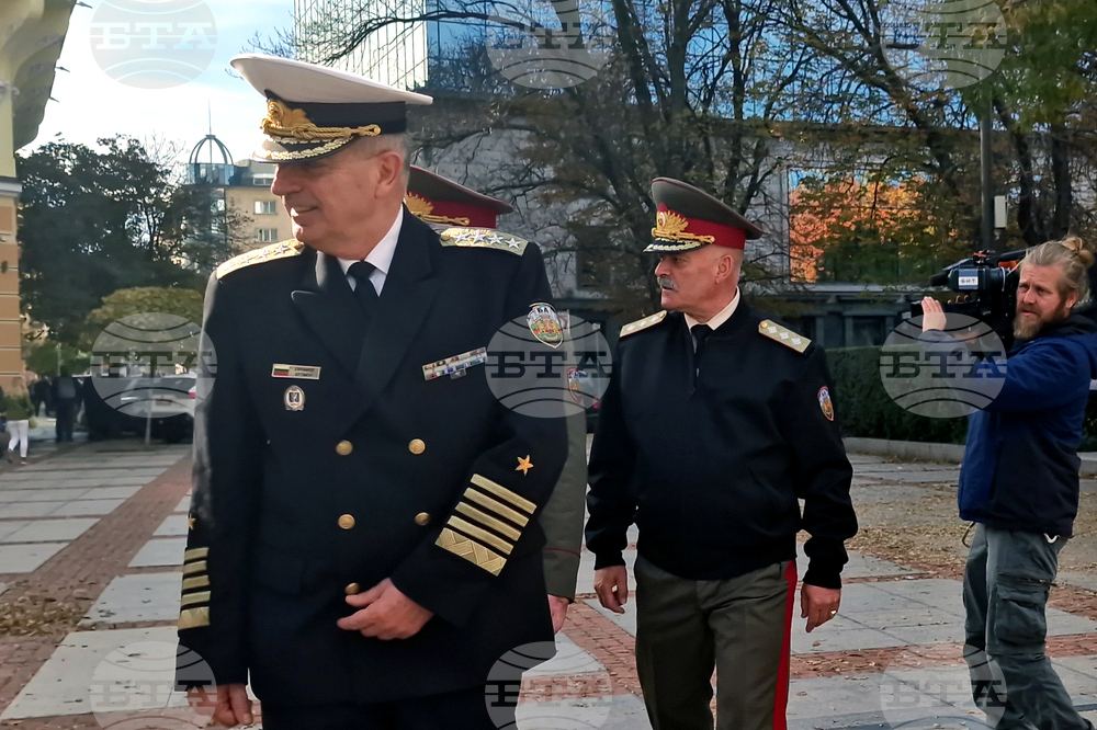 Фотоизложба - „В служба на народ и Родина”