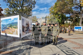 Фотоизложба - „В служба на народ и Родина”