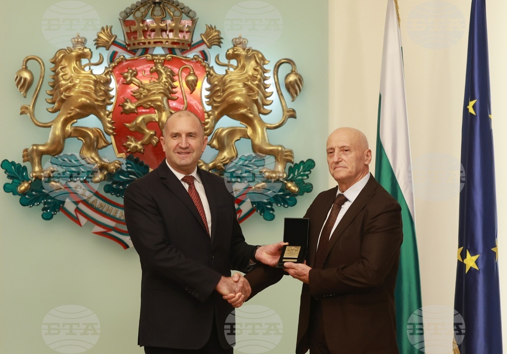 Румен Радев - Ден на народните будители - Почетен знак на президента - културни дейци - церемония - Бойко Неделчев