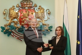 Румен Радев - Ден на народните будители - Почетен знак на президента - културни дейци - церемония - Мария Златкова