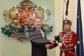 Румен Радев - Ден на народните будители - Почетен знак на президента - културни дейци - церемония - Ради Радев